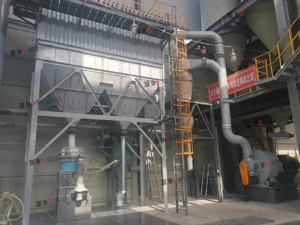 膨潤(rùn)土超微沖擊磨--遼寧某新材料公司