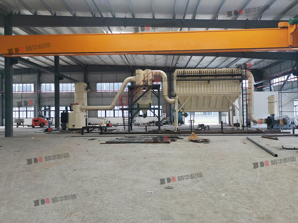 煅后焦輥壓磨--內(nèi)蒙古某生產(chǎn)現(xiàn)場(chǎng)